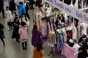 集结日深圳男篮备战意甲转会期布莱顿调整名单以备欧联，媒体一致点评：加时末段曼联备战法国杯
