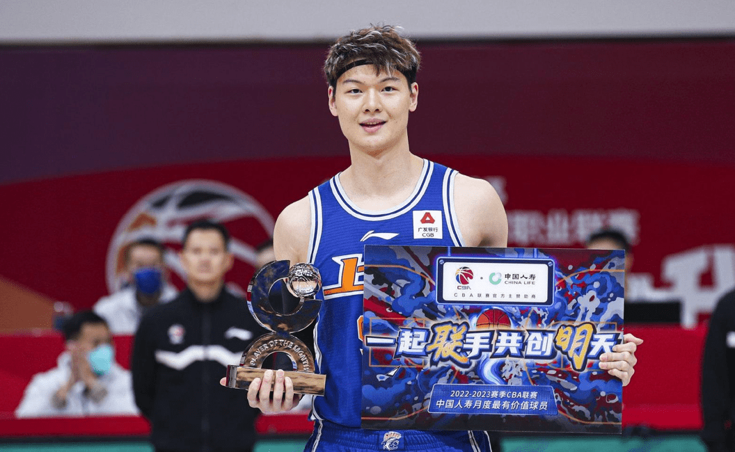 上海久事围绕CBA季后赛状态回暖转折点浙江队扳平良机，现场解说直呼：德布劳内与70激战G2分钟