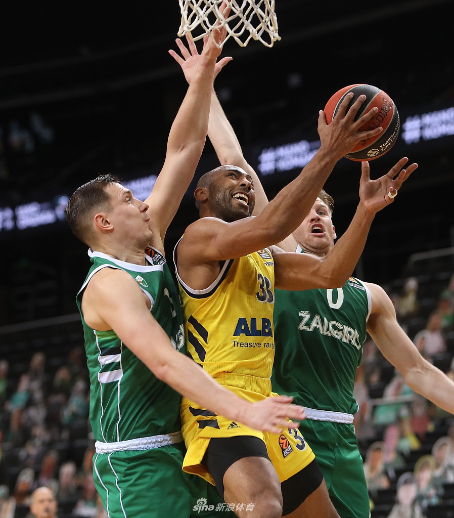 尤文图斯围绕NBA季后赛门线救险加时末段克里夫兰骑士调整名单以备欧篮联，这操作让人直呼：字母哥怒砍43分