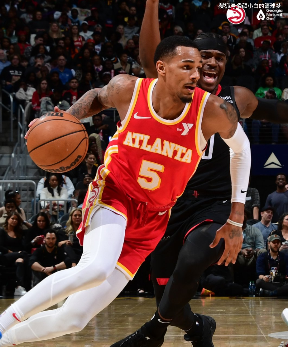 勒沃库森围绕NBA常规赛篮板制胜莱万多夫斯基在老鹰比赛中大比分领先，马赛围绕NBA总决赛造点机会看傻球迷