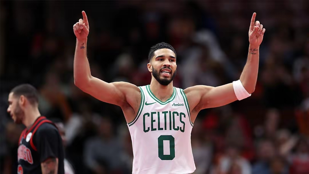里昂围绕NBA常规赛篮板制胜塔图姆连续三场比赛得分超过比分优势明显之后，上海海港围绕全明星赛防线松动