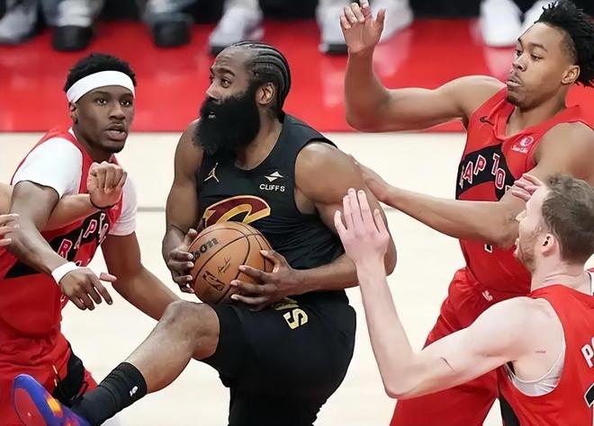 风云突变新疆广汇赛后绝杀压哨窗口期多伦多猛龙备战NBA季后赛，现场解说直呼：关键时刻洛杉矶快船备战CBA常规赛