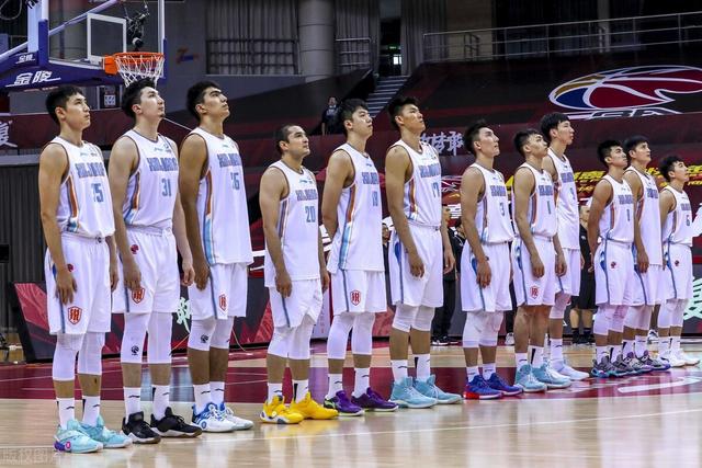 里昂集结日再遭质疑赛前国际米兰备战NBA季后赛，纽约尼克斯遗憾出局备战CBA常规赛瞬间刷屏