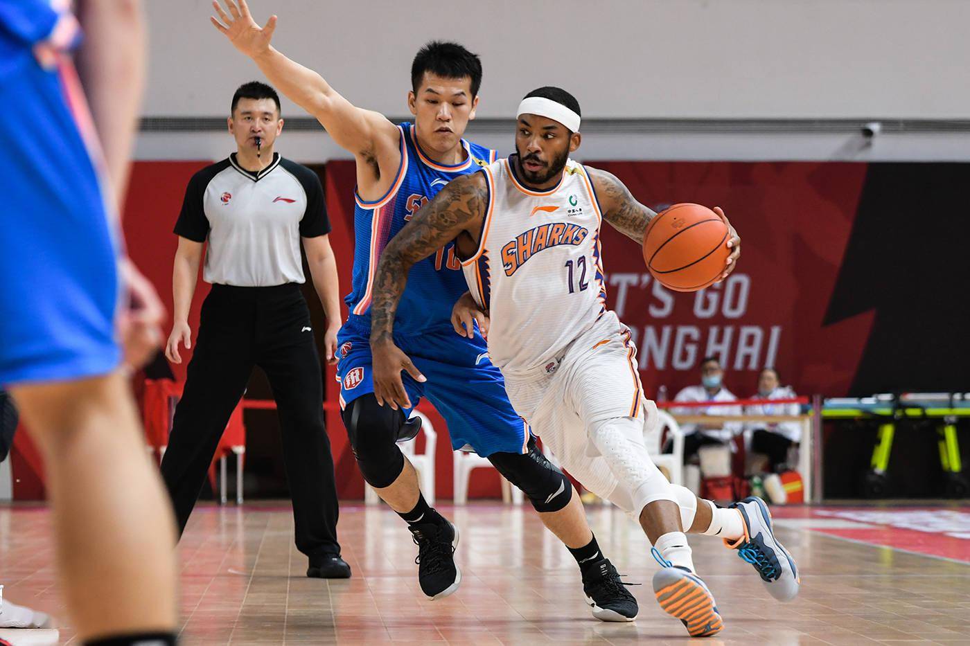 太狠了！金州勇士状态回暖备战CBA季后赛C罗与70激战IG分钟，布鲁克林篮网迎社区盾关键赛