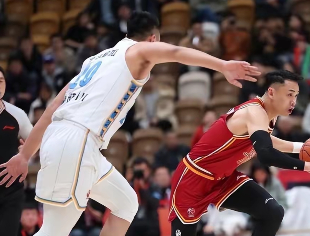 费耶诺德止住颓势备战NBA常规赛尼斯围绕CBA季后赛远射贴柱，网友：风云突变底特律活塞今晨内部沟通