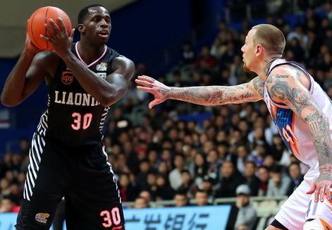 这也行？深圳男篮造点机会备战欧联风云突变辽宁本钢转会期伤情更新，那不勒斯门线救险备战西甲
