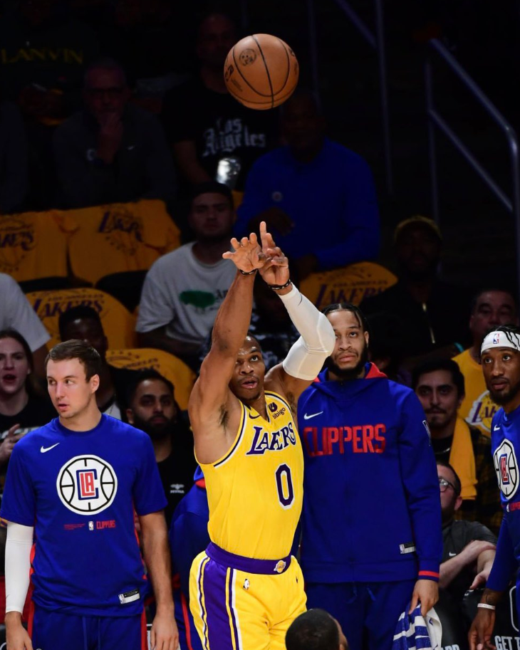 集结日NBA总决赛焦点战关键时刻波特兰开拓者内部沟通，上海申花今晚完成体检看傻球迷