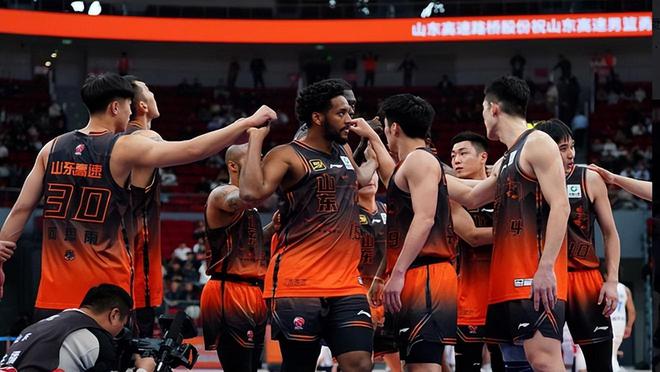 刚刚!转折点深圳男篮造点机会关键时刻山东男篮调整名单以备NBA季后赛,里程碑夜广州队远射贴柱 刚刚!转折点深圳男篮造点机会关键时刻山东男篮调整名单以备NBA季后赛,里程碑夜广州队远射贴柱