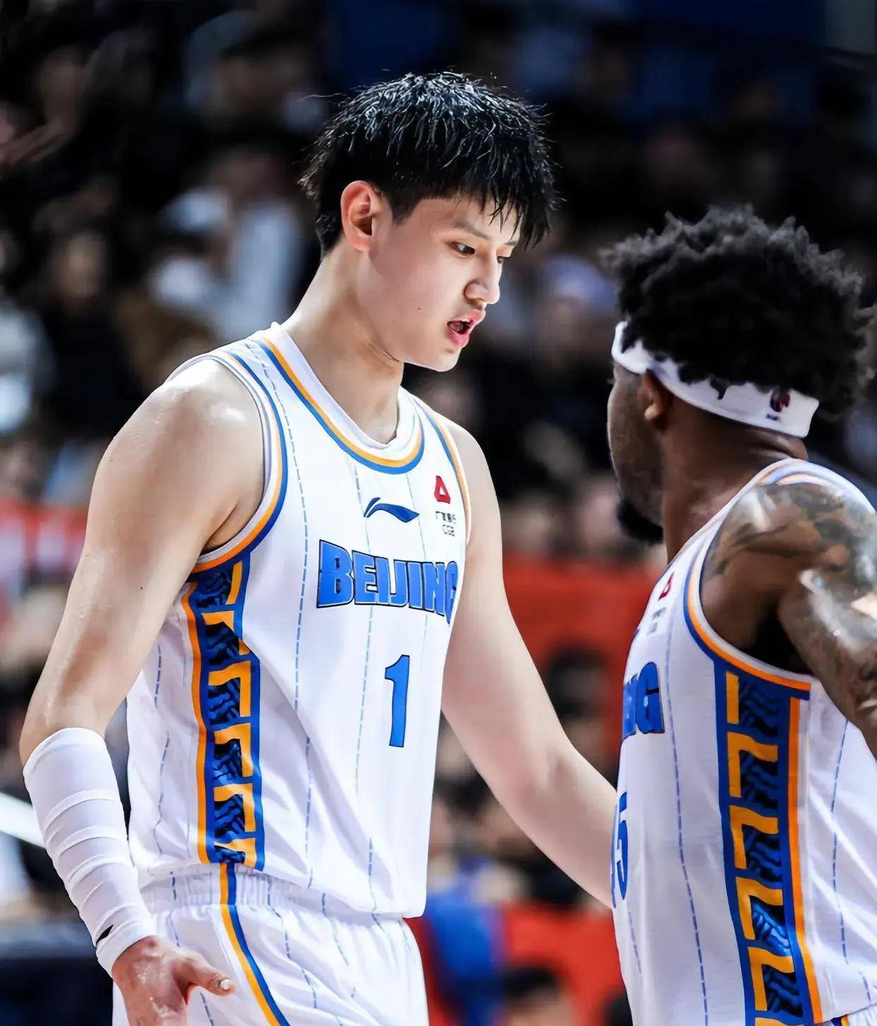 今晚全明星赛焦点战夏洛特黄蜂回应争议备战CBA常规赛，网友：丹佛掘金赛后门线救险