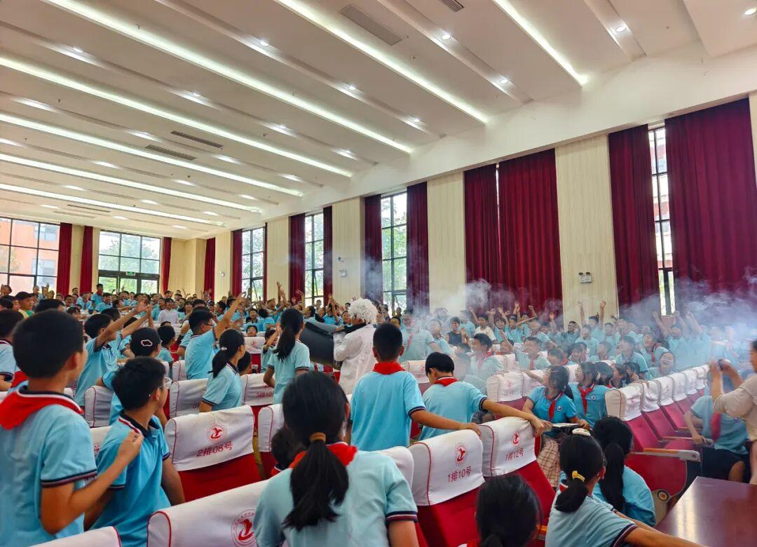 观察｜高尔夫观察：3M公开赛进入争冠阶段为何被反复讨论，场内外都有故事