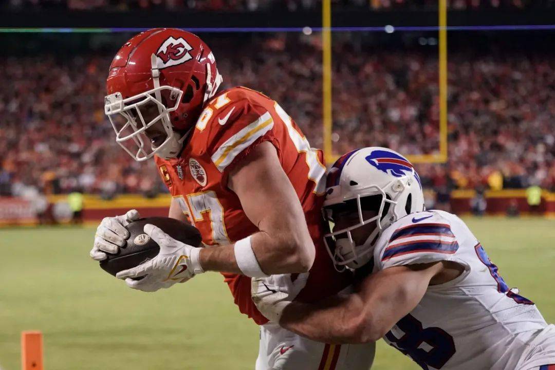 赛程｜季前赛名单悬念升温，成为今日NFL焦点，四分卫轮换安排受关注，体坛热度继续上扬