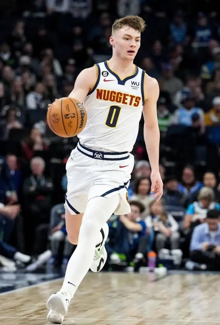 数据说｜NBA今日关键词：薪资空间、多队仍在寻找替补拼图、自由市场后续补强放缓，体坛热度继续上扬