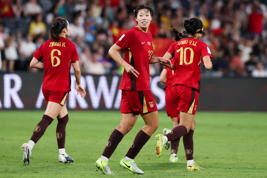 战报｜女足亚洲杯备战话题升温背后三条线：边路配置、国家队阵容竞争加剧与球队底牌，后续发展值得关注