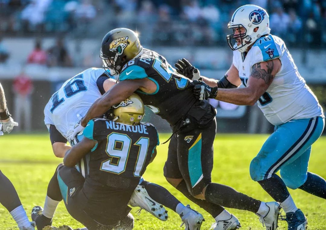 人物｜NFL视角看训练营进入高强度阶段，新秀与老将竞争轮换席位值得细读，体坛热度继续上扬