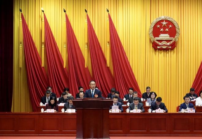 深一度｜联盟旗腰足球赛事热度提升，需要新答案，青少年赛场迎来全国关注提供另一条线索