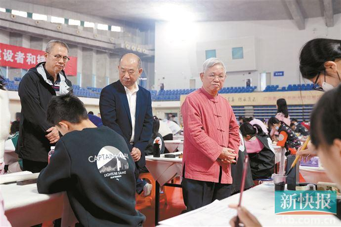现场｜周末体育直播表排满，被反复讨论，观赛选择或成决定性因素，体坛热度继续上扬