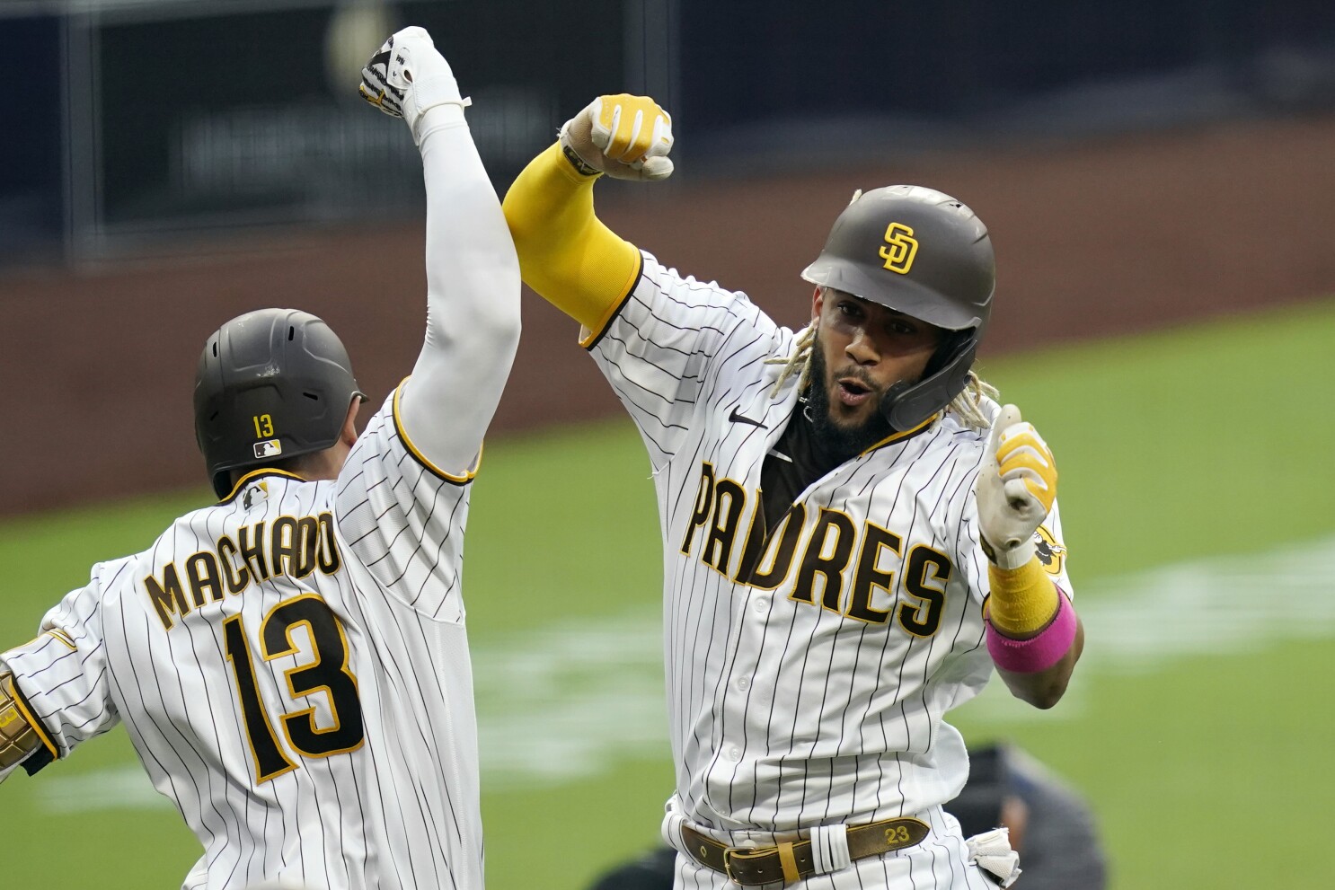 人物｜MLB观察：道奇继续推进客场赛程为何被反复讨论，场内外都有故事