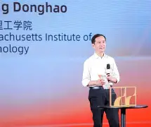 人物|F1早间盘点:诺里斯赢下匈牙利大奖赛、车手状态与迈凯伦赛季走势继续走强,场内外都有故事 人物|F1早间盘点:诺里斯赢下匈牙利大奖赛、车手状态与迈凯伦赛季走势继续走强,场内外都有故事
