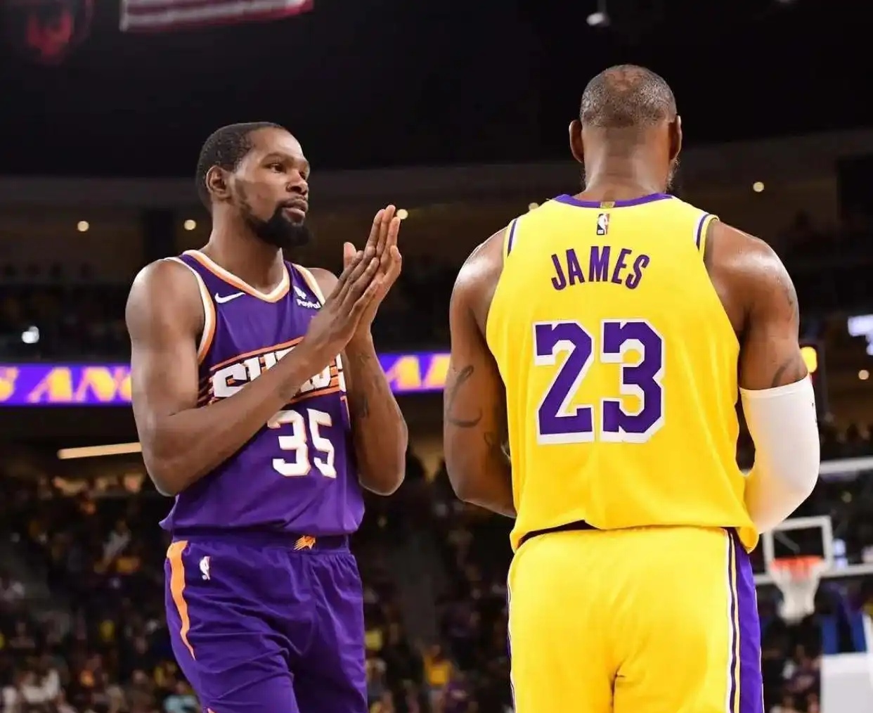 现场｜NBA话题升级，湖人阵容调整继续被讨论考验长期成色，后续发展值得关注