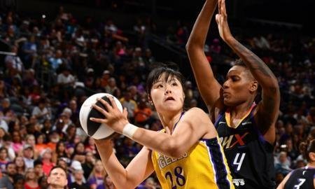 WNBA多线作战的一天,洛杉矶火花主场话题延续,话题度最高,球迷讨论提前升温 WNBA多线作战的一天,洛杉矶火花主场话题延续,话题度最高,球迷讨论提前升温