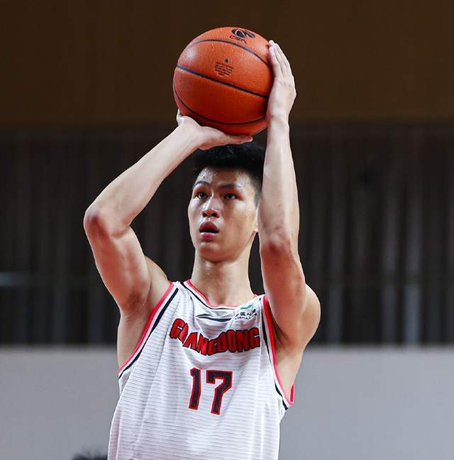 快讯｜风暴客场赛程压力加大引发连锁反应，外线手感成为胜负变量并非孤立事件，场内外都有故事