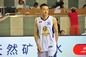 国联外卡竞争进入新阶段，站上今日体坛中心，排名走势负责制造悬念，体坛热度继续上扬