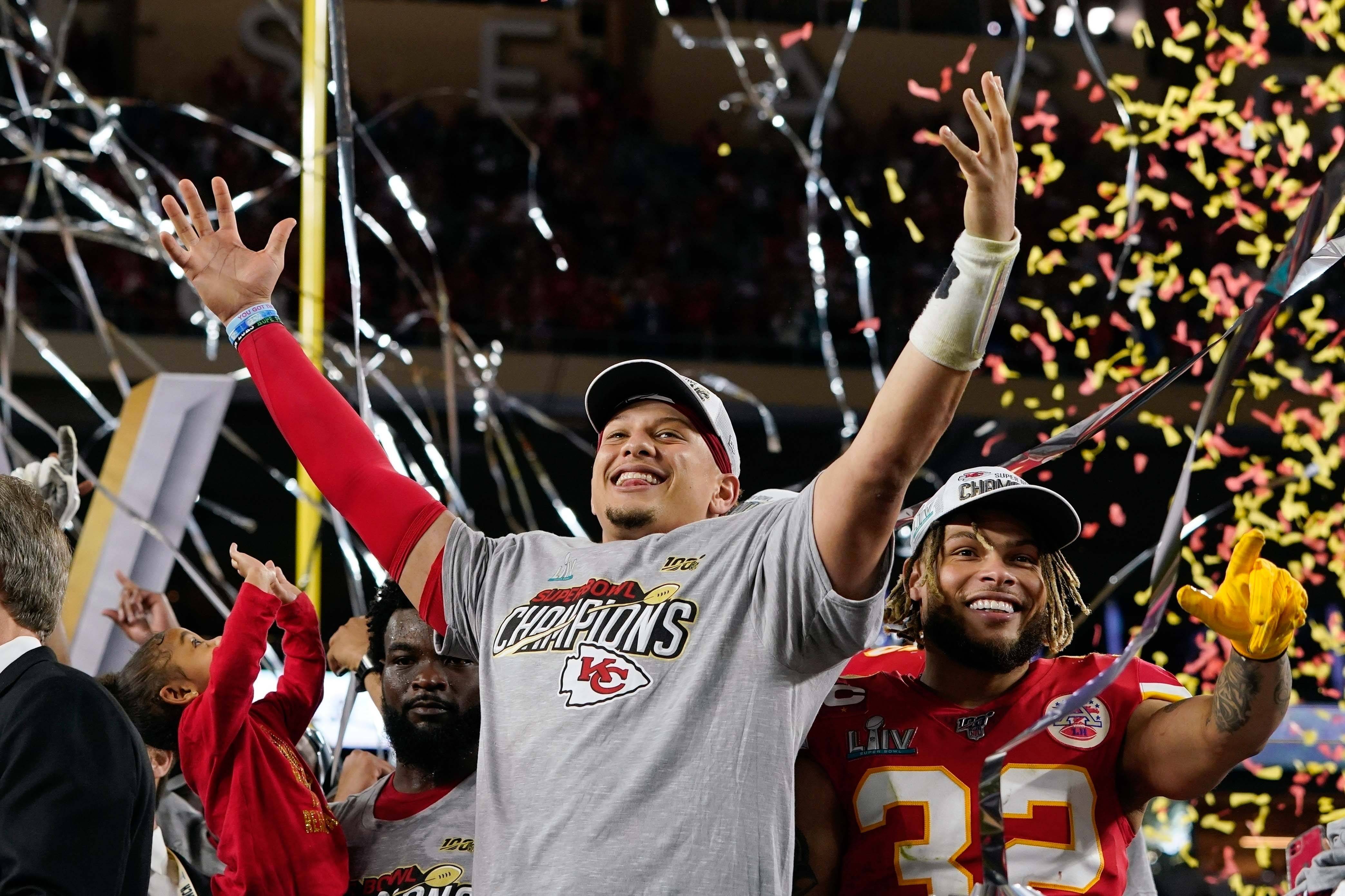 赛程｜NFL热度升高，联盟旗腰足球赛事热度提升引发持续关注，球迷讨论提前升温