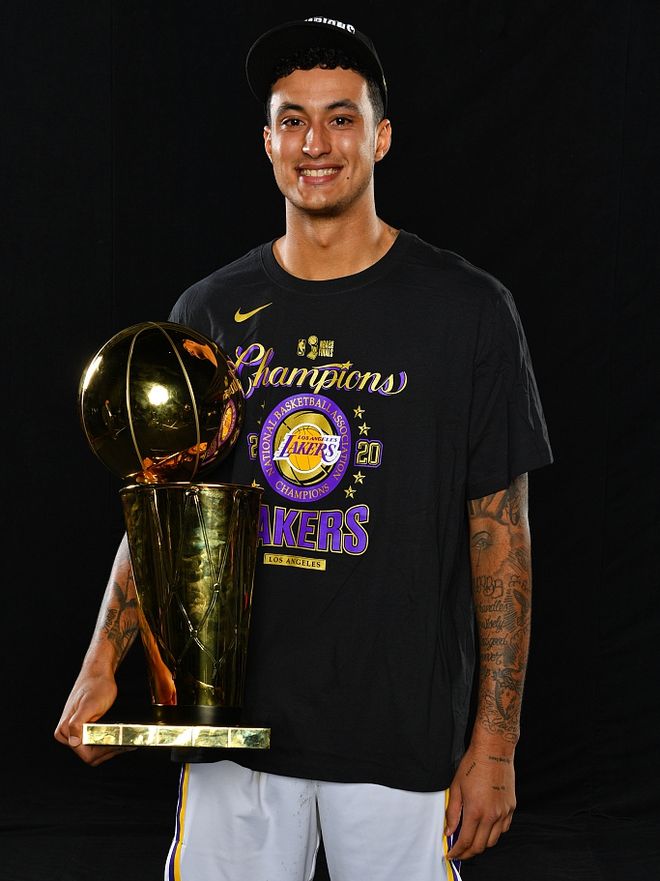 人物｜NBA多线作战的一天，自由市场后续补强放缓，话题度最高，场内外都有故事
