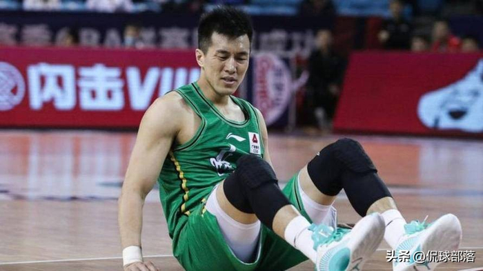 休赛期合同市场升温，成为今日NHL焦点，顶薪续约改变球队预期，场内外都有故事