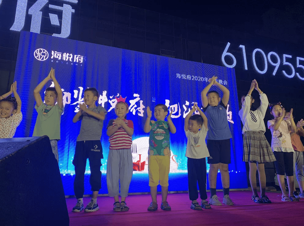 现场｜国家队热身赛继续推进，和拦防质量同时站上风口，新面孔表现被推到聚光灯下，赛前气氛已经拉满