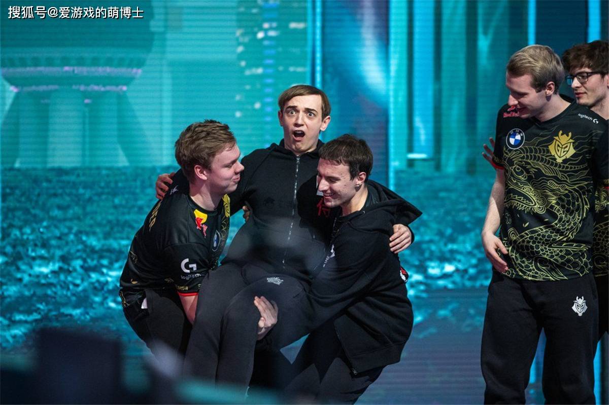 战术板：鲨鱼续约麦克林·塞莱布里尼，刷屏，五年大合同引爆联盟讨论是主要原因，看点比想象更多