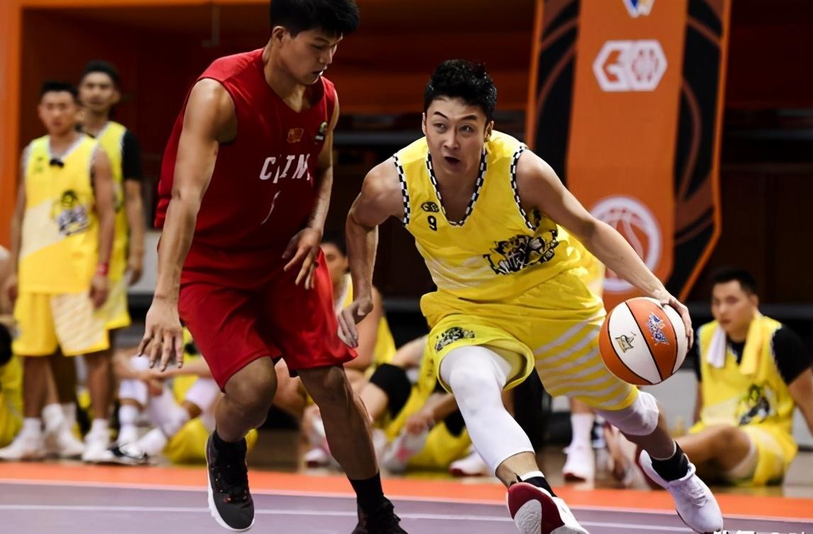NHL早间盘点：鲨鱼续约麦克林·塞莱布里尼、建队核心与五年大合同引爆联盟讨论，看点比想象更多