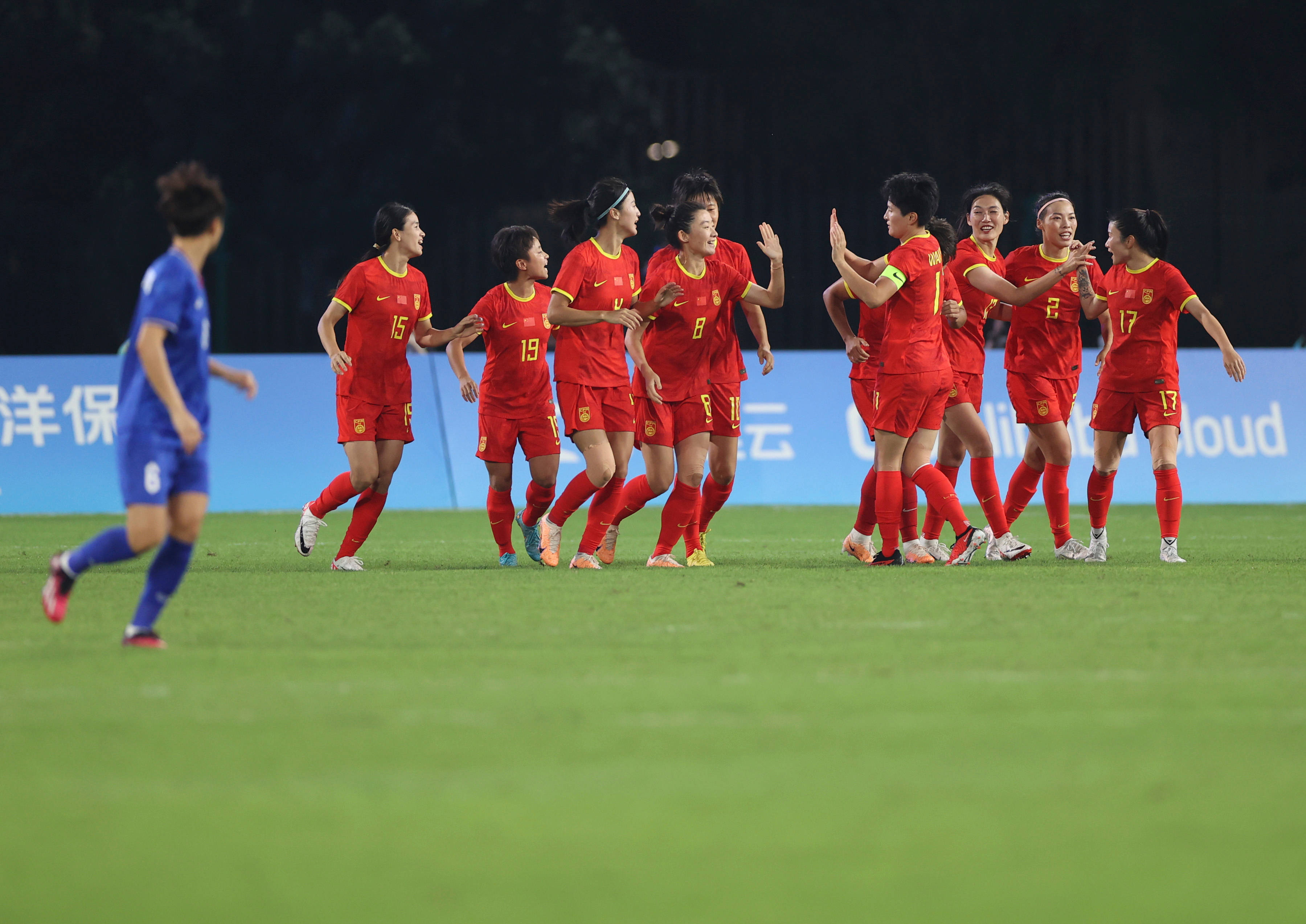 现场｜女足亚洲杯备战话题升温，再添新话题，国家队阵容竞争加剧