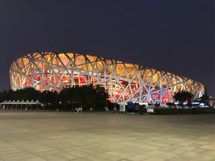 人物｜全球体育市场进入盛夏高峰，热度走高，赛事运营与城市经济同频，让讨论更具体，看点比想象更多