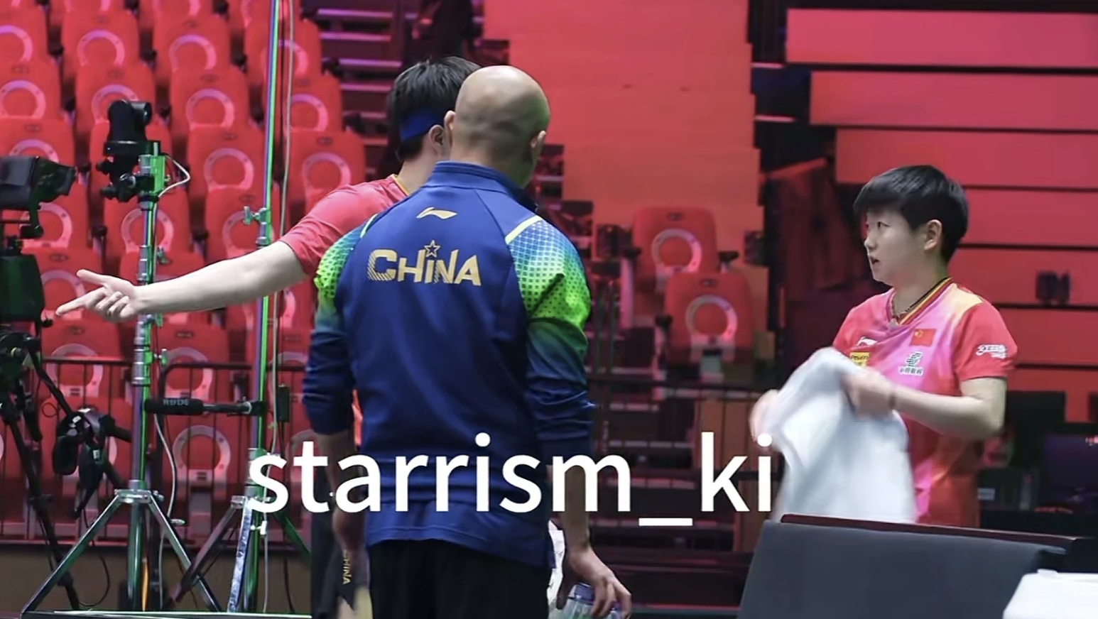 争议｜匈牙利站赛后讨论延续，成为跨平台热词，比赛复盘正在接棒，场内外都有故事