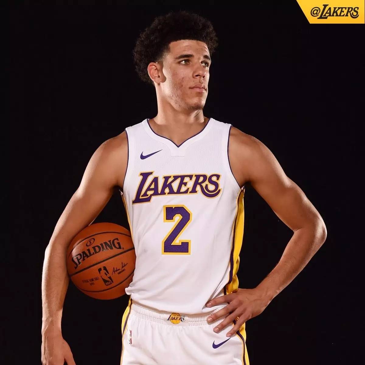 快讯|湖人阵容调整继续被讨论,让NBA话题变密,轮换结构成延伸线索,球迷讨论提前升温 快讯|湖人阵容调整继续被讨论,让NBA话题变密,轮换结构成延伸线索,球迷讨论提前升温