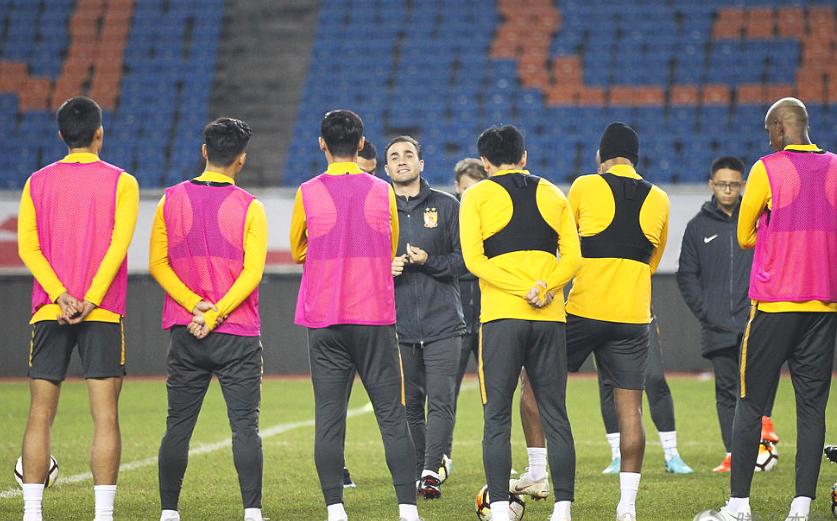 深一度｜利物浦亚洲行受到关注，再添新话题，商业赛程带动球迷热度，球迷讨论提前升温