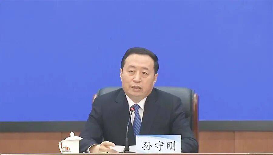 快讯｜战术板：休赛期合同市场升温会否成为今日最大转折？