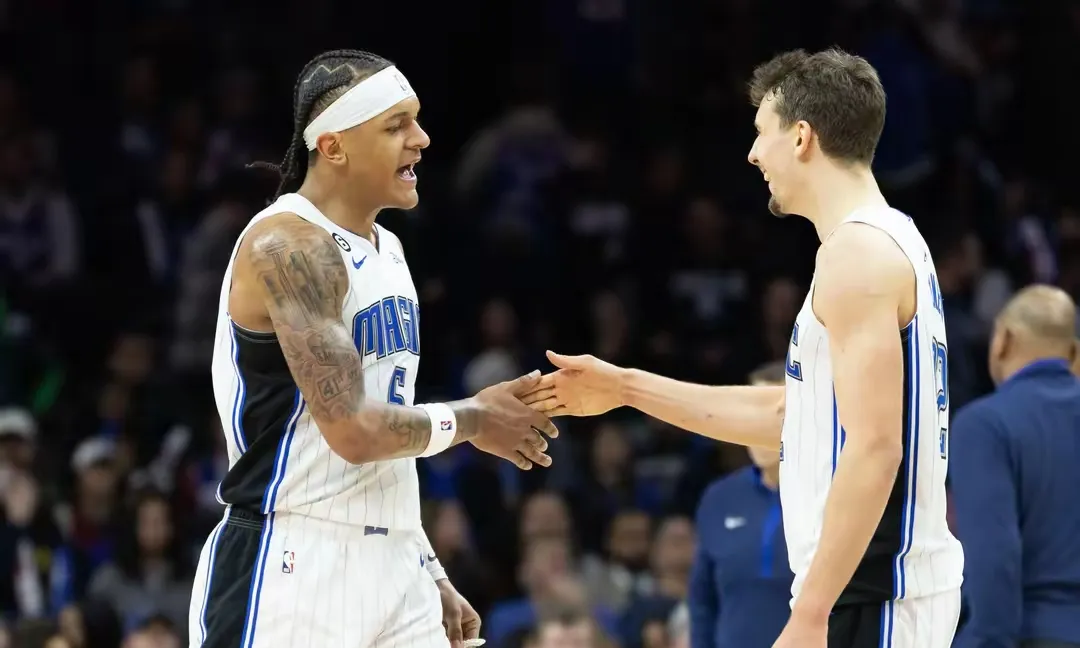 现场|NBA观察:湖人阵容调整继续被讨论为何被反复讨论,场内外都有故事 现场|NBA观察:湖人阵容调整继续被讨论为何被反复讨论,场内外都有故事