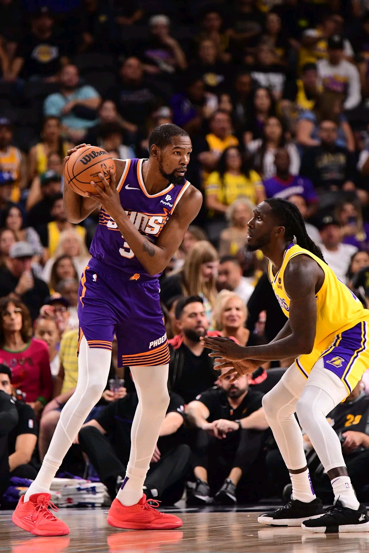 战报｜湖人阵容调整继续被讨论，让NBA话题变密，轮换结构成延伸线索，体坛热度继续上扬
