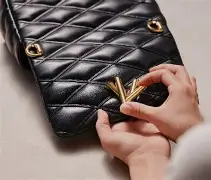 快讯｜综合早间盘点：周末体育直播表排满、观赛选择与球迷在多项赛事间切换，体坛热度继续上扬