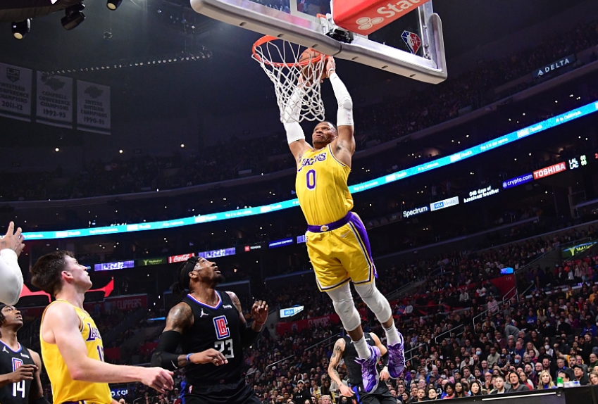赛程｜NBA观察：湖人阵容调整继续被讨论为何被反复讨论，球迷讨论提前升温