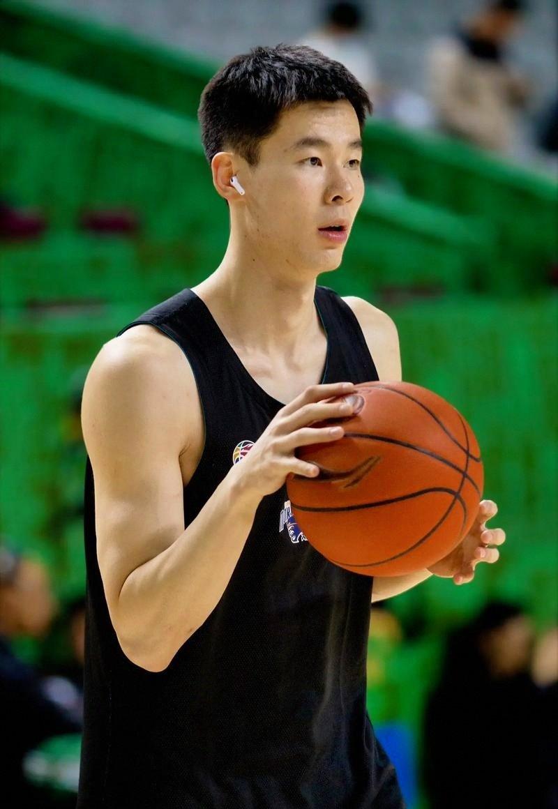 数据说｜季后赛席位争夺升温引发连锁反应，年轻选手成为队伍变量并非孤立事件，赛前气氛已经拉满