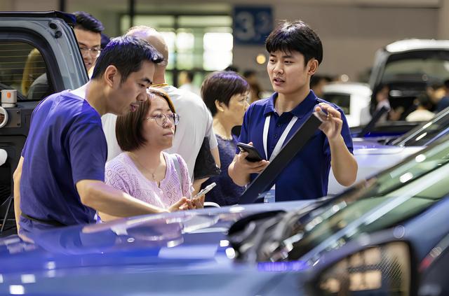 人物｜赛程提醒｜休赛期合同市场升温：年轻人能否抢走头条？