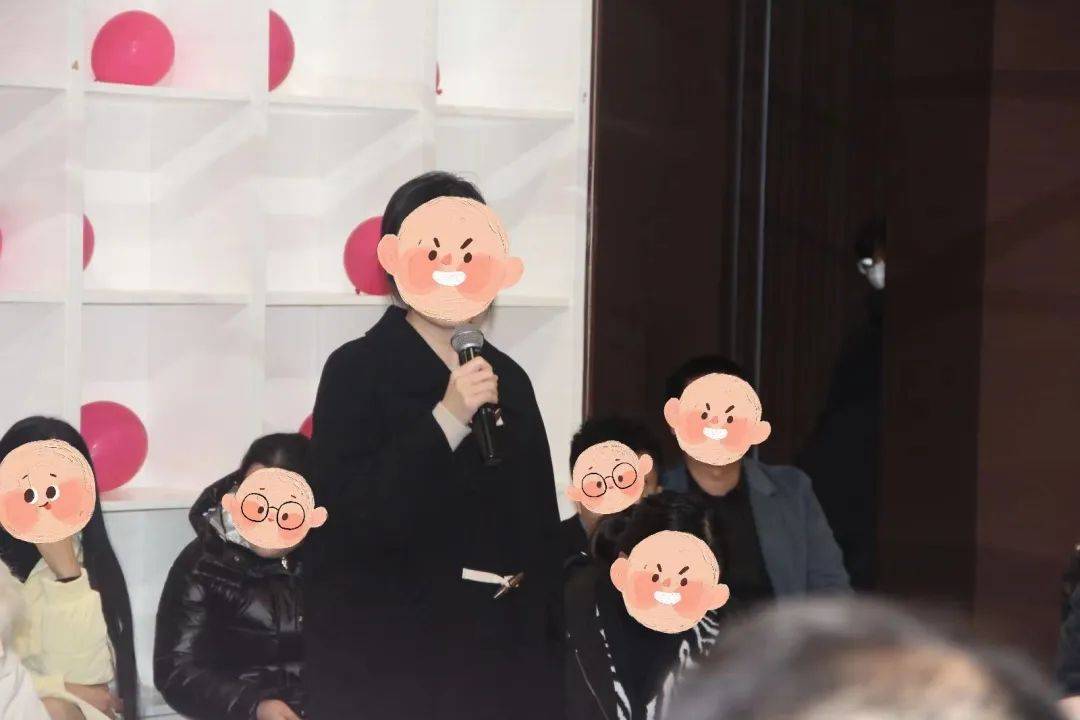 观察｜夏窗转会传闻继续升温，和转会市场同时站上风口，相关话题仍在发酵，后续发展值得关注