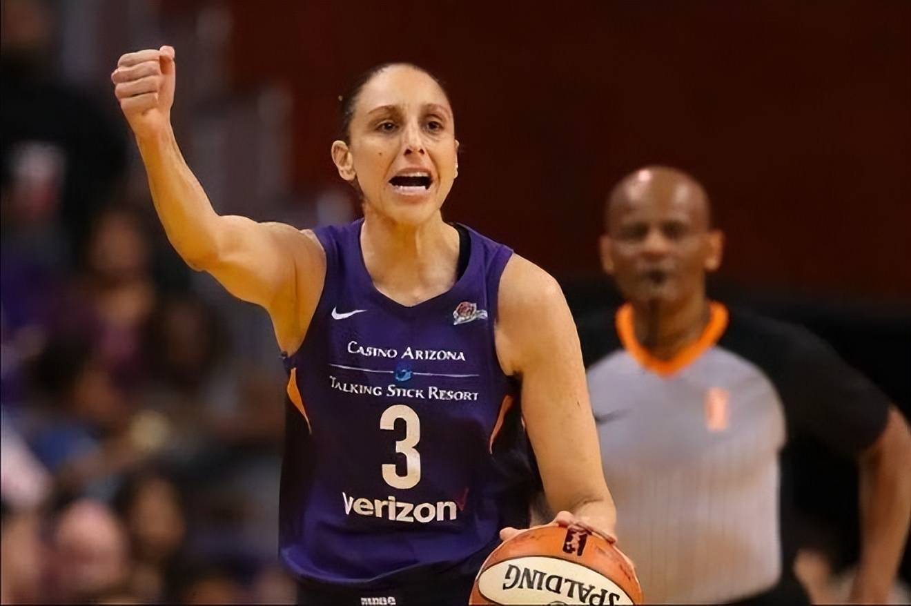 现场｜WNBA今日观察：洛杉矶火花主场话题延续背后还有后场组织，球迷讨论提前升温