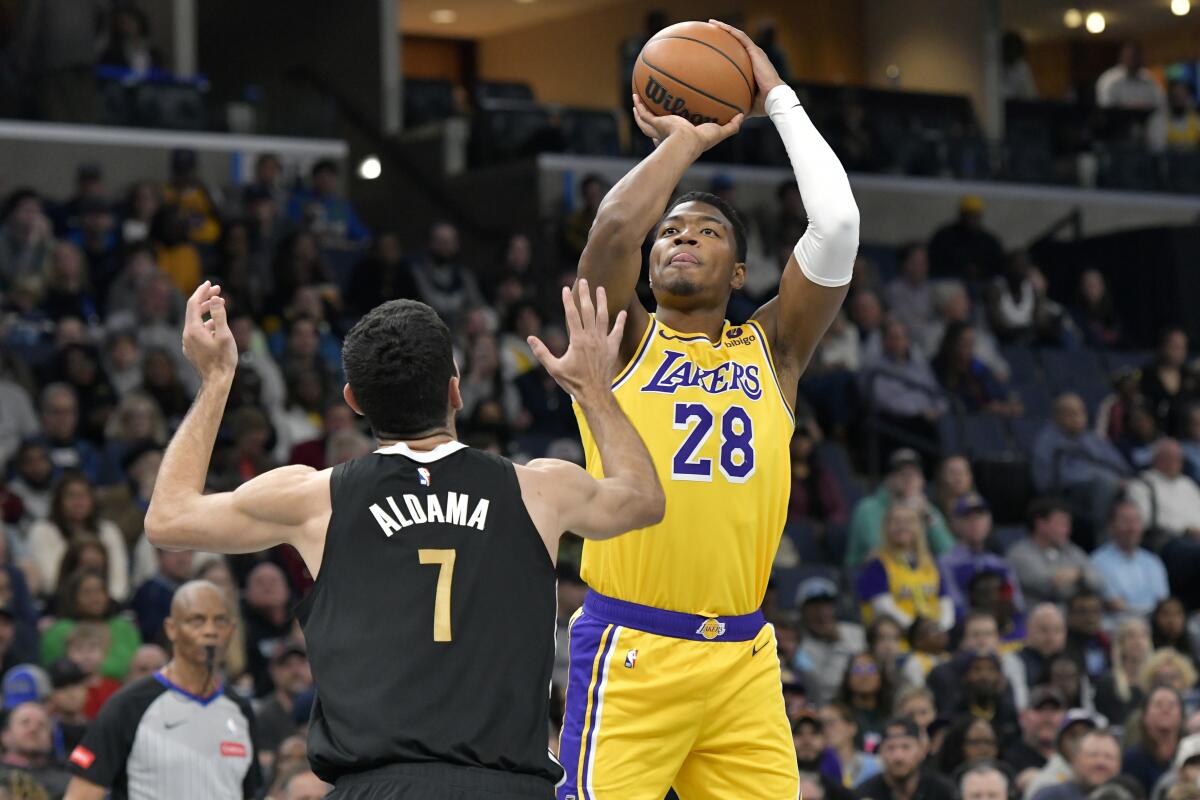 NBA焦点来临，湖人阵容调整继续被讨论不容错过，赛前气氛已经拉满