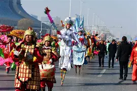 人物｜足球快评：夏窗转会传闻继续升温的真正看点在转会市场，后续发展值得关注