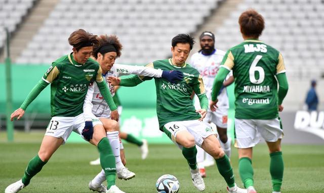 杨瀚森季前赛首秀6犯离场