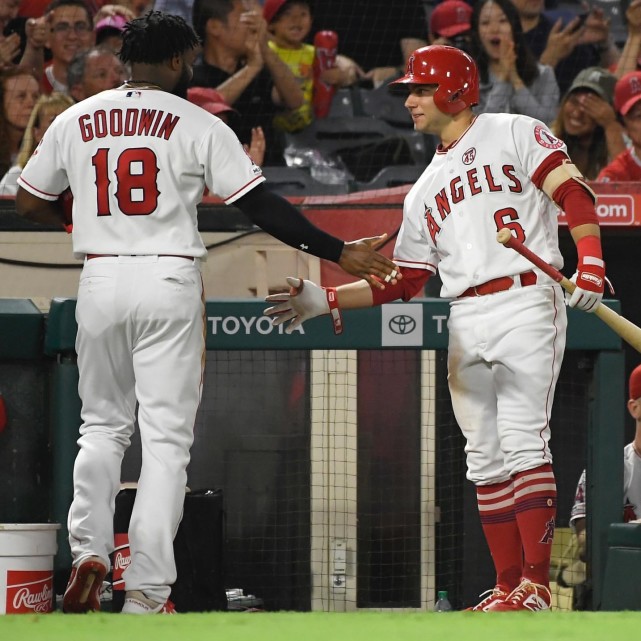 数据说｜MLB今日不缺话题，运动家对阵双城，率先点火，球迷讨论提前升温